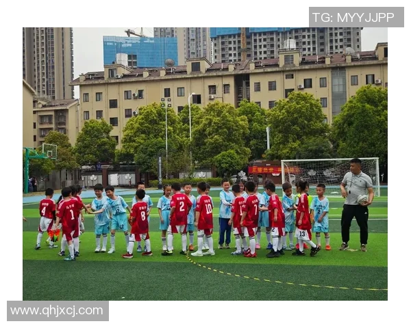 赛后分析：上海足球队与南京足球队的表现与状态对比探讨