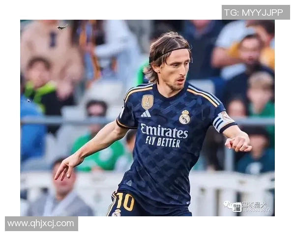 足球明星不死鸟重返赛场展翅高飞续写传奇人生与荣耀篇章