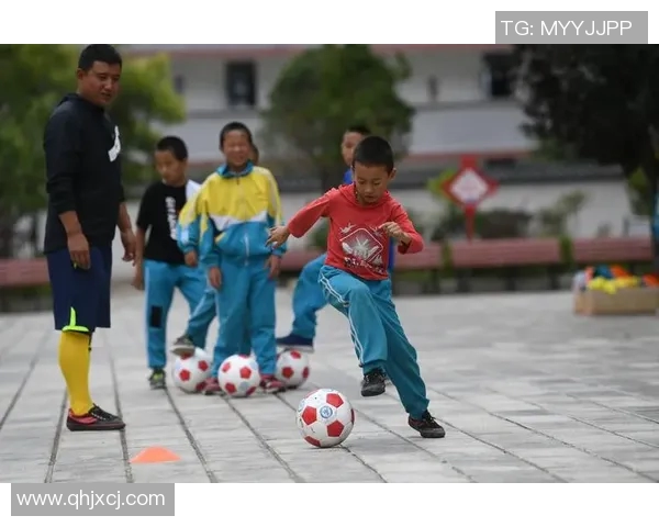 足球明星亲自拆箱揭秘新装备背后的故事与技术创新