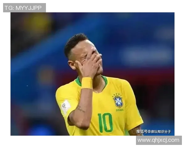 足球明星儿子因父亲比赛失利情绪崩溃泪洒赛场引发网友热议与心疼