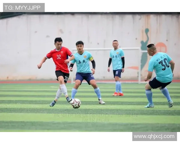 足球明星在绿茵场上的精彩瞬间与激情对决展现运动魅力与团队精神