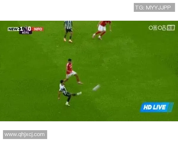 足球明星场外冲突瞬间动图揭秘引发热议与争议