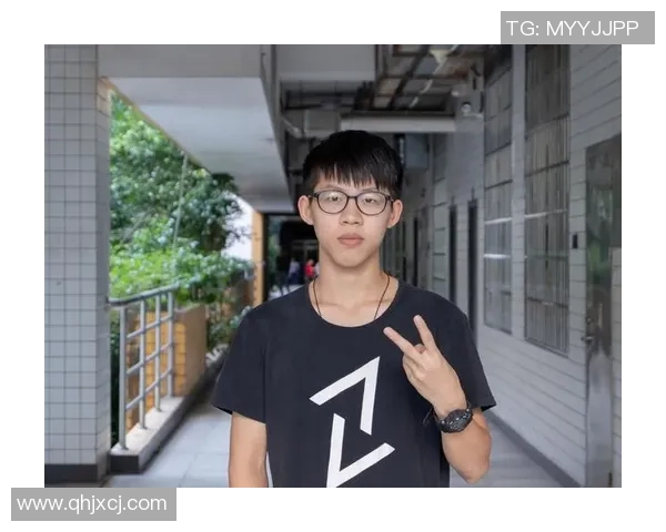 足球明星张桐的辉煌职业生涯与成就简介