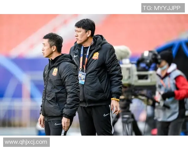 足球明星怒火中烧瞬间集锦揭示赛场背后的情绪与压力